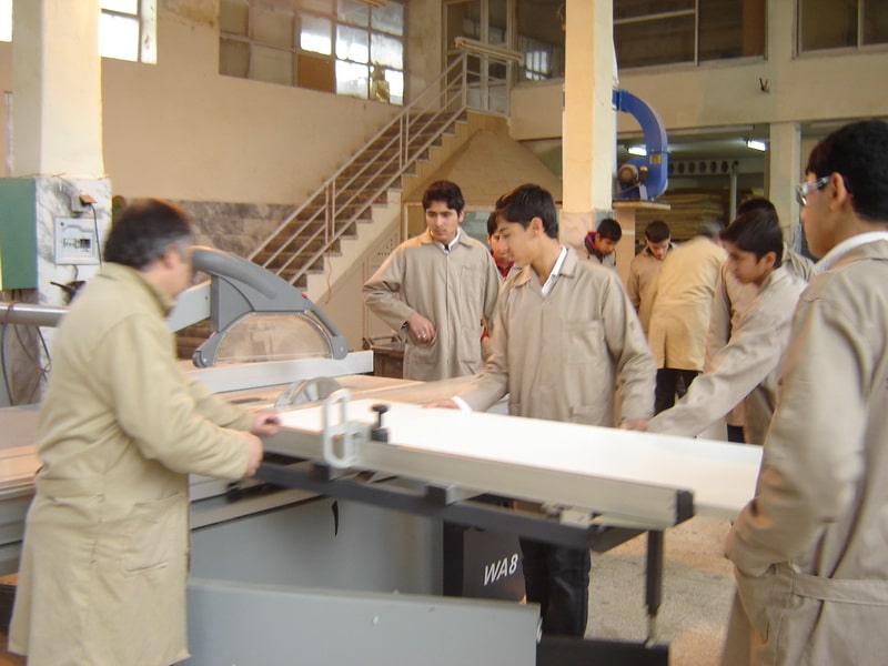 دوره‌های فنی و حرفه‌ای صنایع چوب 